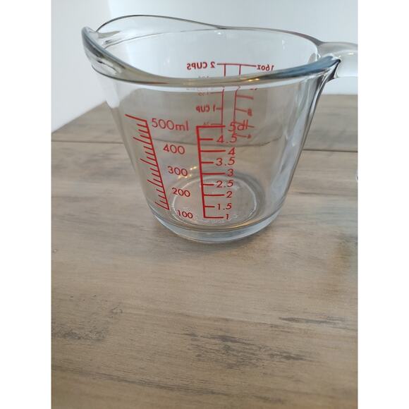 Glasbake (Vintage, D Handle) And Anchor Hocking (Modern) 2 Cup Measuring Cups - Picture 4 of 7